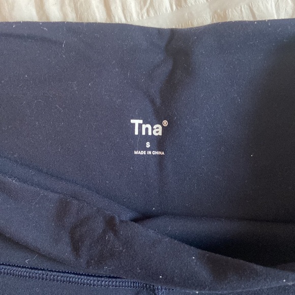 Navy blue 7inch Aritzia biker shorts - Picture 4 of 4